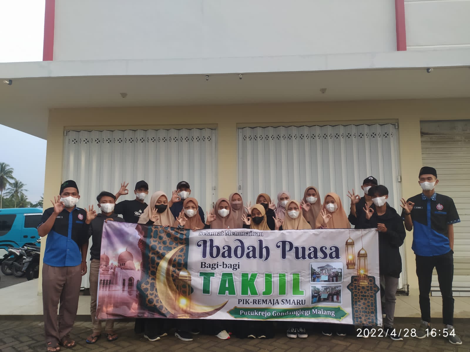 BAGI- BAGI TAKJIL RAMADHAN EKSKUL SMAS RAUDLATUL ULUM BAGI- BAGI TAKJIL RAMADHAN EKSKUL SMAS RAUDLATUL ULUM